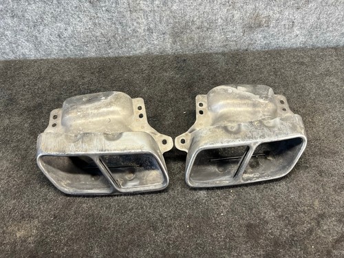 ✔JUEGO DE PUNTAS DE ESCAPE TRASERO IZQUIERDO DERECHO MERCEDES W117 CLA45 GLA45 AMG OEM - Imagen 2 de 9