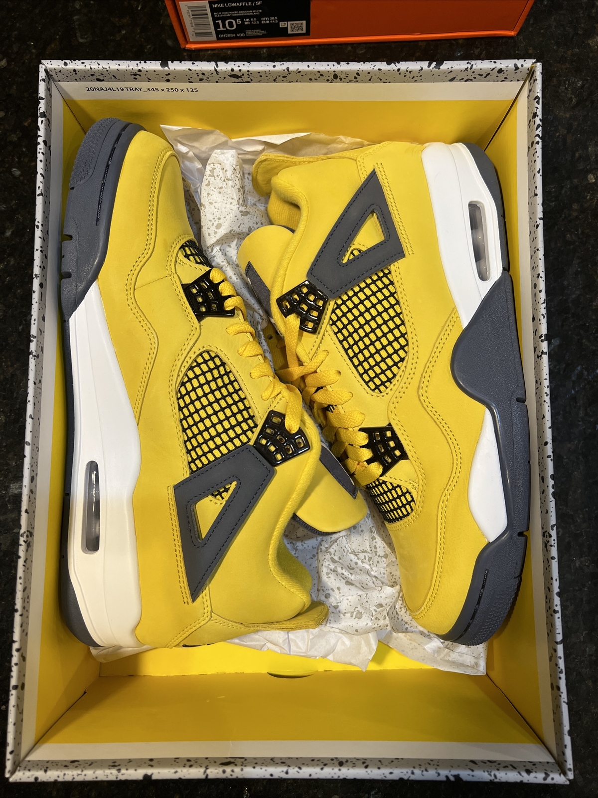 Nike Air Jordan 4 Retro Lightning 