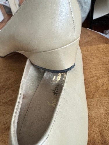 SALVATORE FERRAGAMO VERA PUMP PEARLY IVORY BOW SLIP- FLAT SHOES SIZE 9 AA - Picture 4 of 9