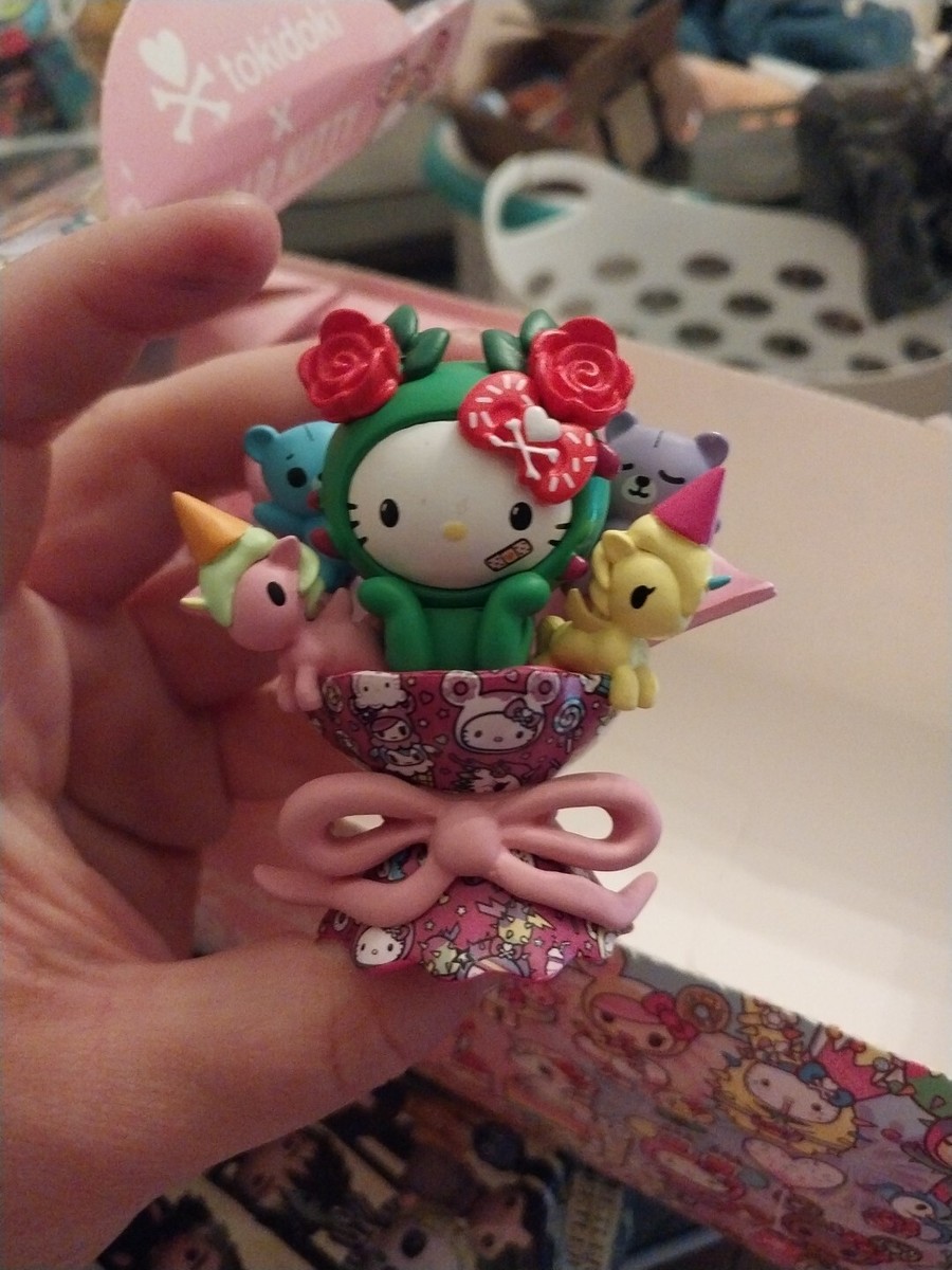 tokidoki for Hello Kitty キーホルダー　サンリオ Hello Kitty x Tokidoki Keychain and Zipper Pull Duo (Kawaii