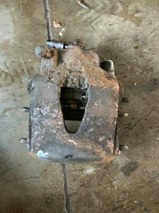 VW Golf 4 IV 1,6 L  Bremszange Bremssattel  Vorne Rechts FS III