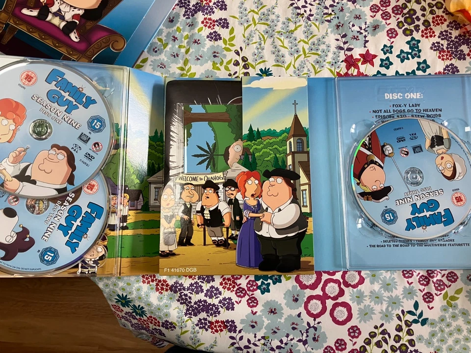 Family Guy DVD - Season 9 - Special Box Set (T-Shirt/Art Cards) - MINT - Image 3 of 4