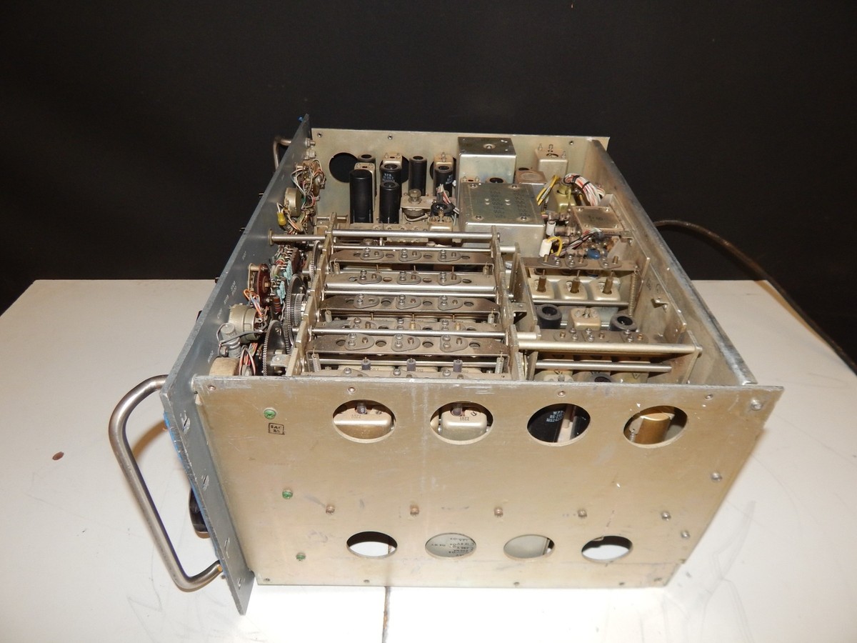 TC* CAPEHART / MOTOROLA R-390A/URR R390A HF Communication