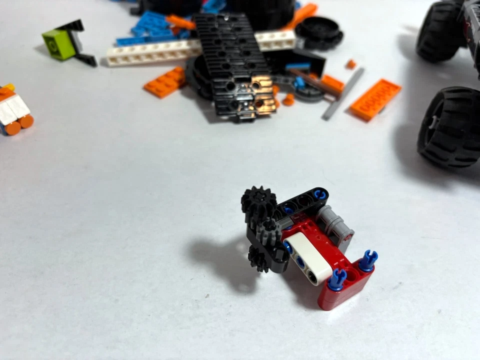 Lego BOOST Creative Toolbox robô versão gato 17101 robô + caminhão de fuga 42090 - Imagem 4 de 4