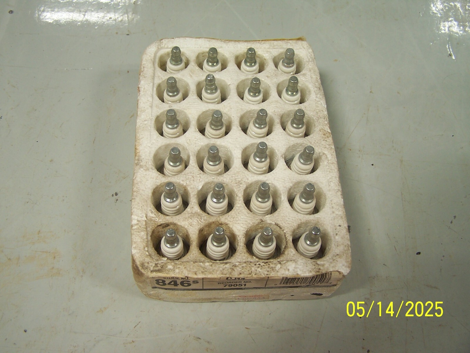 Champion Spark Plug CJ14 Lot Of 24 New Lawn  Garden Equipment - Small Engines