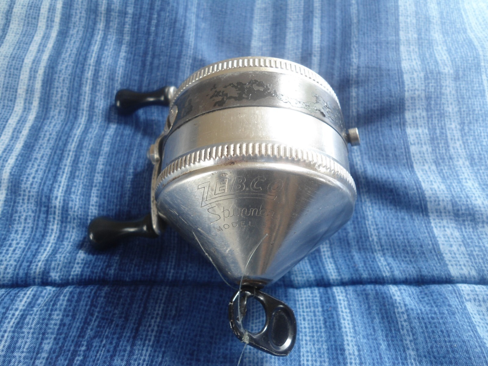 Vintage Zebco 33 Spinner, Metal Foot, Large Rivet, Brass Gears, Tulsa