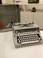 HERMES 3000 TYPEWRITER. TECHNO PICA FONT. SPANISH LAYOUT. FRANCE 1971 thumbnail