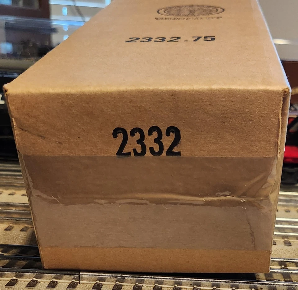 LIONEL RARE 2332 BLACK PRR GG-1 WITH RED BRUSHPLATE GOOD COND, IN REPRO BOX. - Image 3 of 4