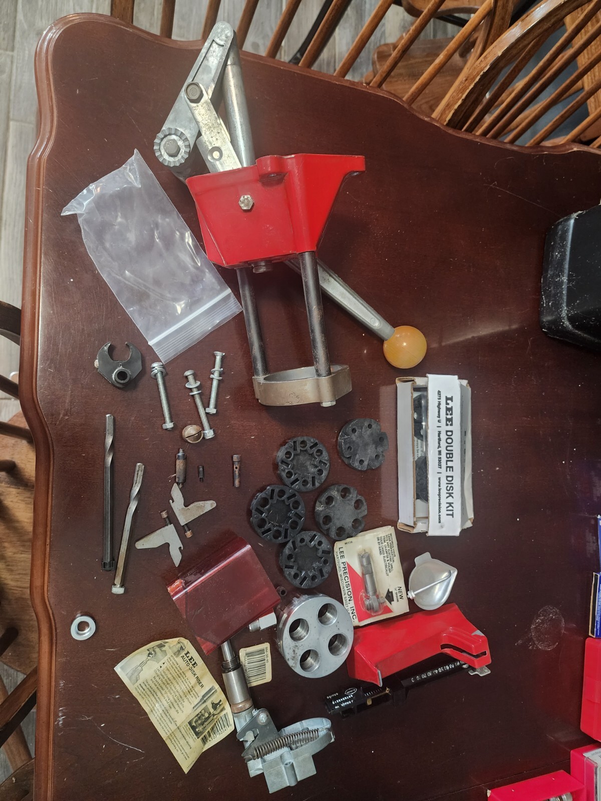 Lee Precision 90928 Deluxe 4 Hole Turret Press Kit W/Auto Disk Powder