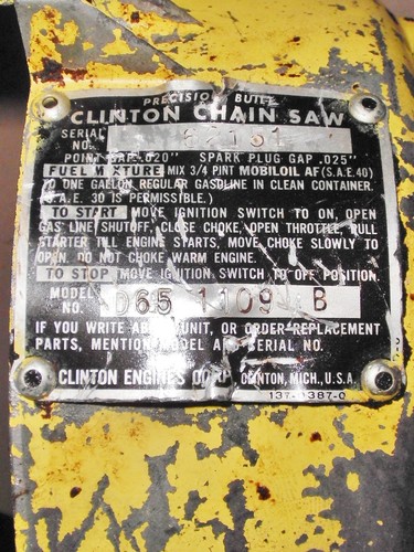 Befestigungsschrauben für Griffbügel für Clinton D 65 Oldtimer Kettensäge - Picture 2 of 2