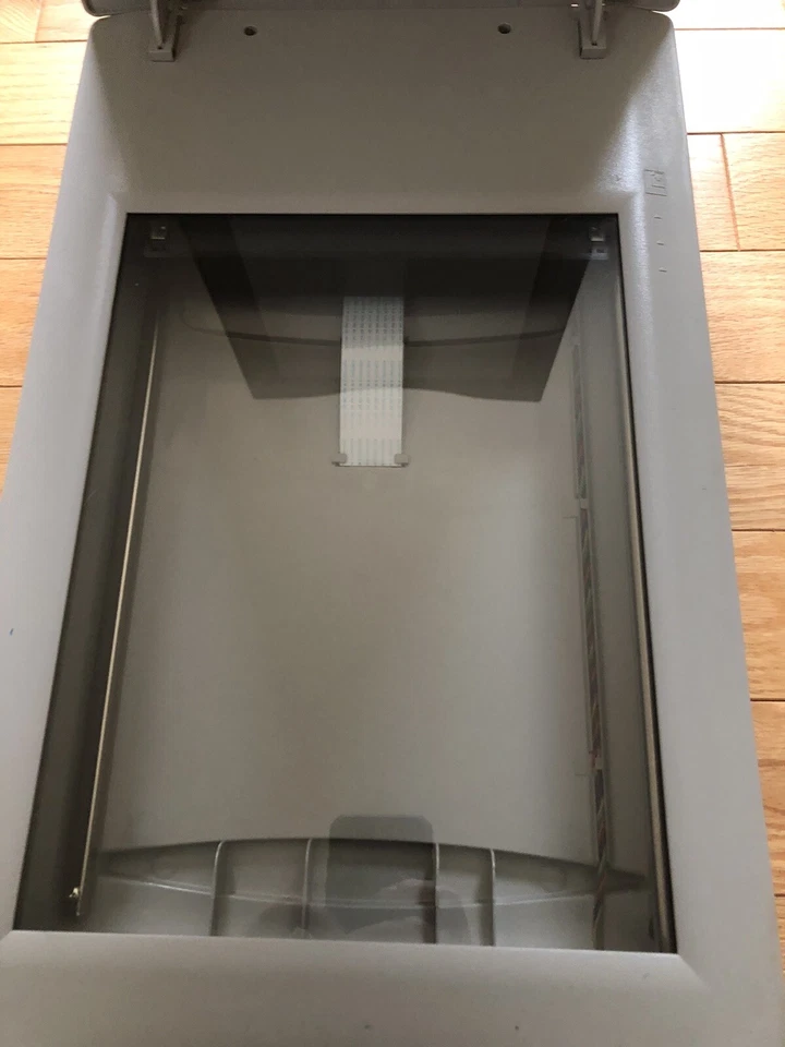 HP ScanJet 5300C Flatbed Scanner No Cords Runs on USB - Image 3 of 4