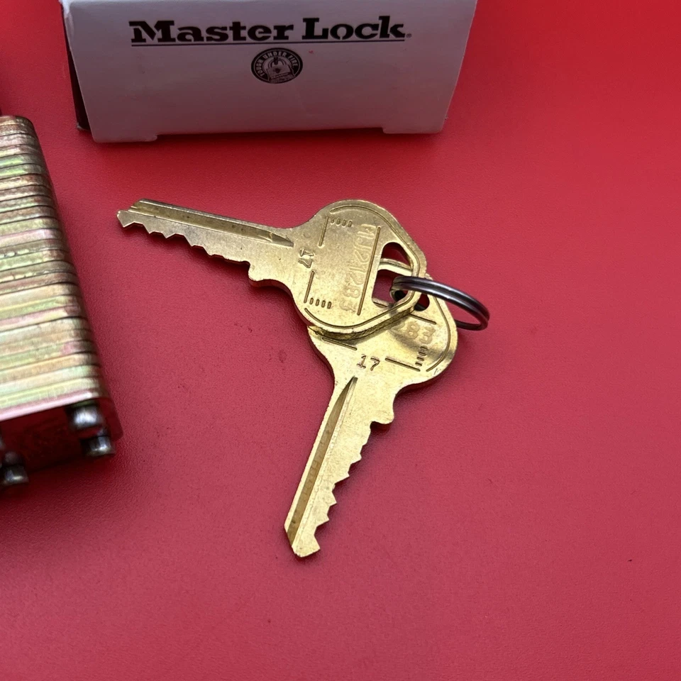 New Master Lock 60014NLFUS 1-3/4" W x 3-1/8 L Keyed Padlock - Image 3 of 4