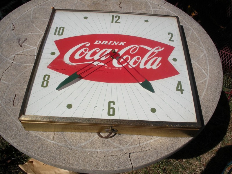 VINTAGE PAM COCA COLA ADVERTISING RUNNING CLOCK NOT LIGHTED CHECK IT OUT