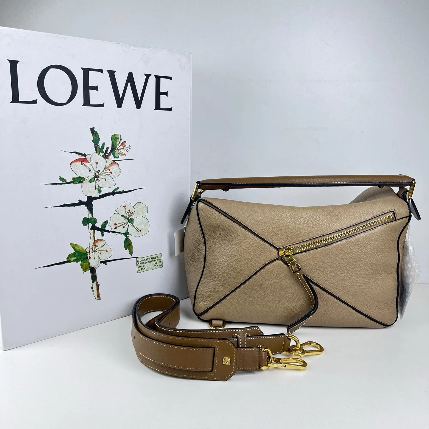 Loewe — Authentic Pre-owned LOEWE Black Puzzle Edge Medium Shoulder Bag