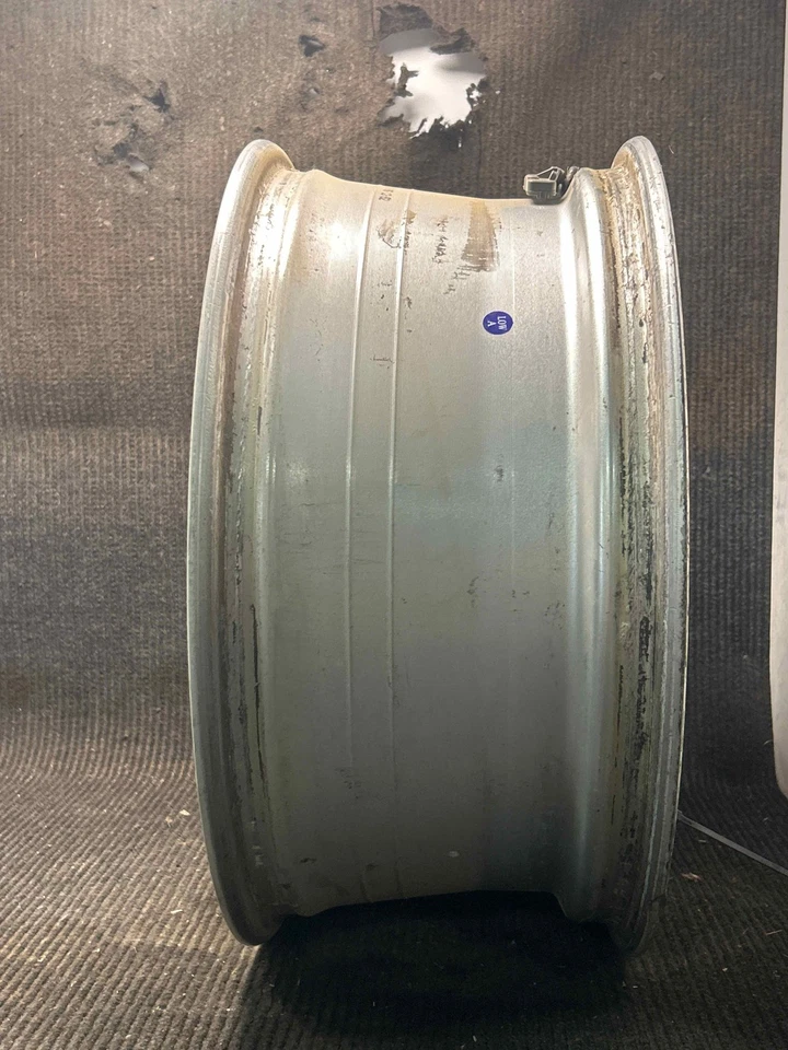 Fits 2012-2015 Buick Verano 18x8in Wheel/Rim OEM:22758351 - Image 4 of 4