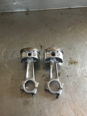John Deere E130 Briggs &Stratton  22hp 44N677  Rods N Pistons AUC21283 MIA11036