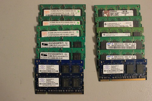 Lot 5,5 GB (13x 512mb) DDR2 PC2 5300S, 4200S 667MHz SODIMM Laptop Notebook RAM