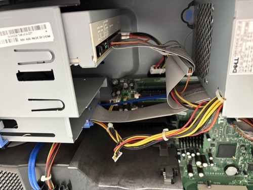 Dell OptiPlex GX520 MT PC Intel Celeron D, 1 GB RAM, senza HDD, senza sistema operativo - TESTATO - Foto 9 di 16