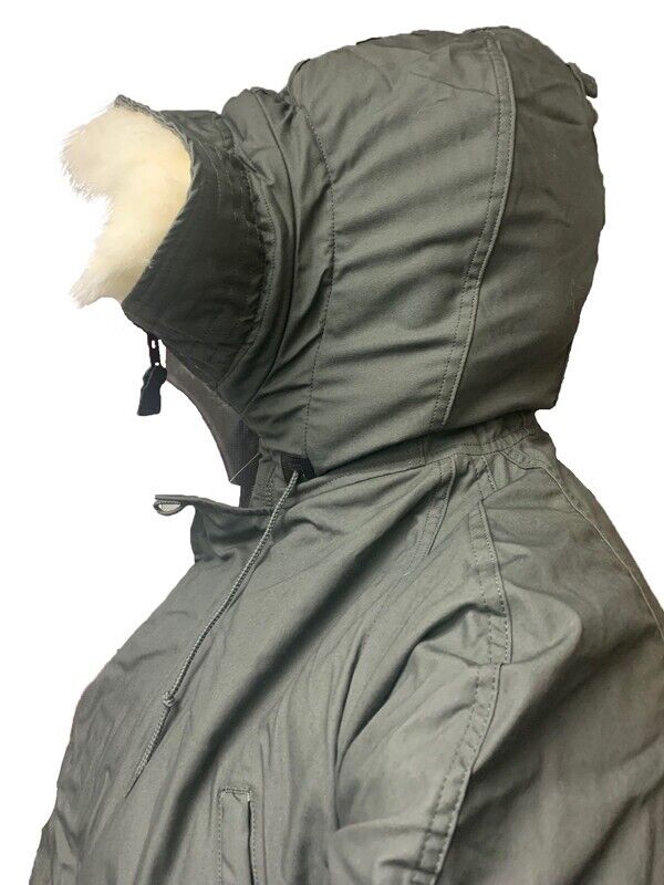 Extreme Cold Weather Parka - Size Large/Long - New w/Stain Irregularities Extreme Cold Weather Parka - Size Large/Long - New w/Stain Irregularities