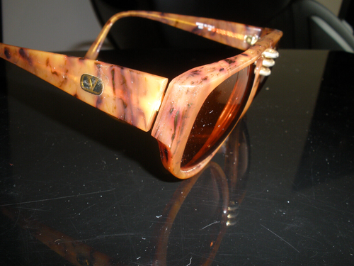 RARE FIND COLLECTORS VALENTINO LADIES VINTAGE V LOGO BROWN SUNGLASSES - Picture 6 of 14