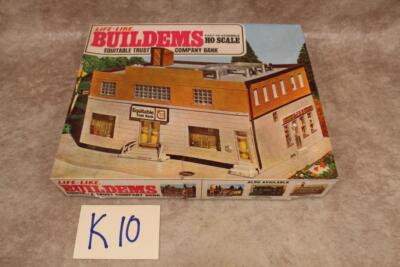 K10B VINTAGE LIFE LIKE HO SCALE PLASTIC BUILDING KIT #S-381 EQUITABLE TRUST BANK