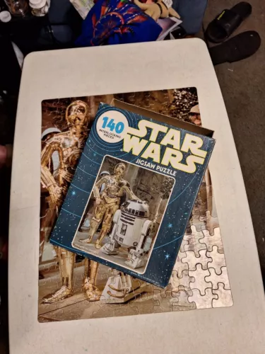 1977 Kenner Star Wars Jigsaw Puzzle 140 Pieces R2-D2 C-3PO Complete