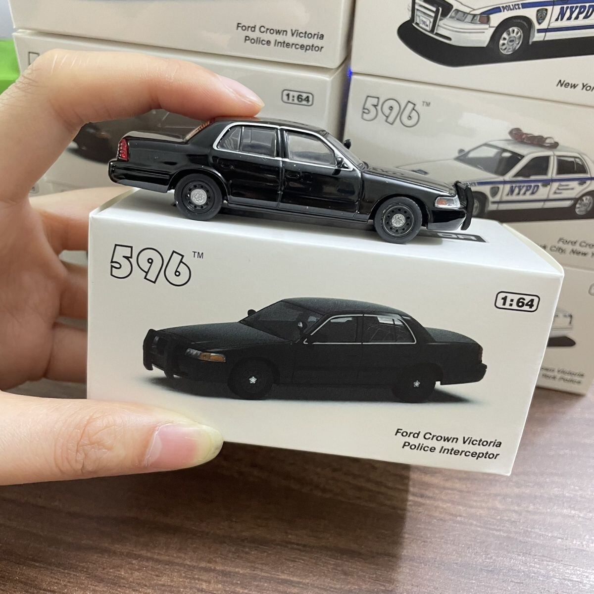 1:64 596 Model Ford Crown Victoria Police Interceptor Plainclothes police Car