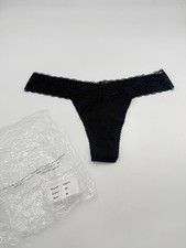 New Fredericks Of Hollywood Size MEDIUM Black Low Rise Lace Thong Panty