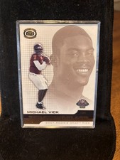 2001 Pacific Dynagon Top Of The Class #23 Michael Vick Rookie RC