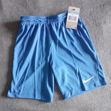 Nike Shorts 4 stk.Dry fit Kids  Gr. M Neu mit Etikett Farbe Blau
