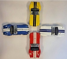 Kinsmart 1965 Shelby Cobra 427 S/C Diecast Metal Model Car 1:32 Pull Back Go Act