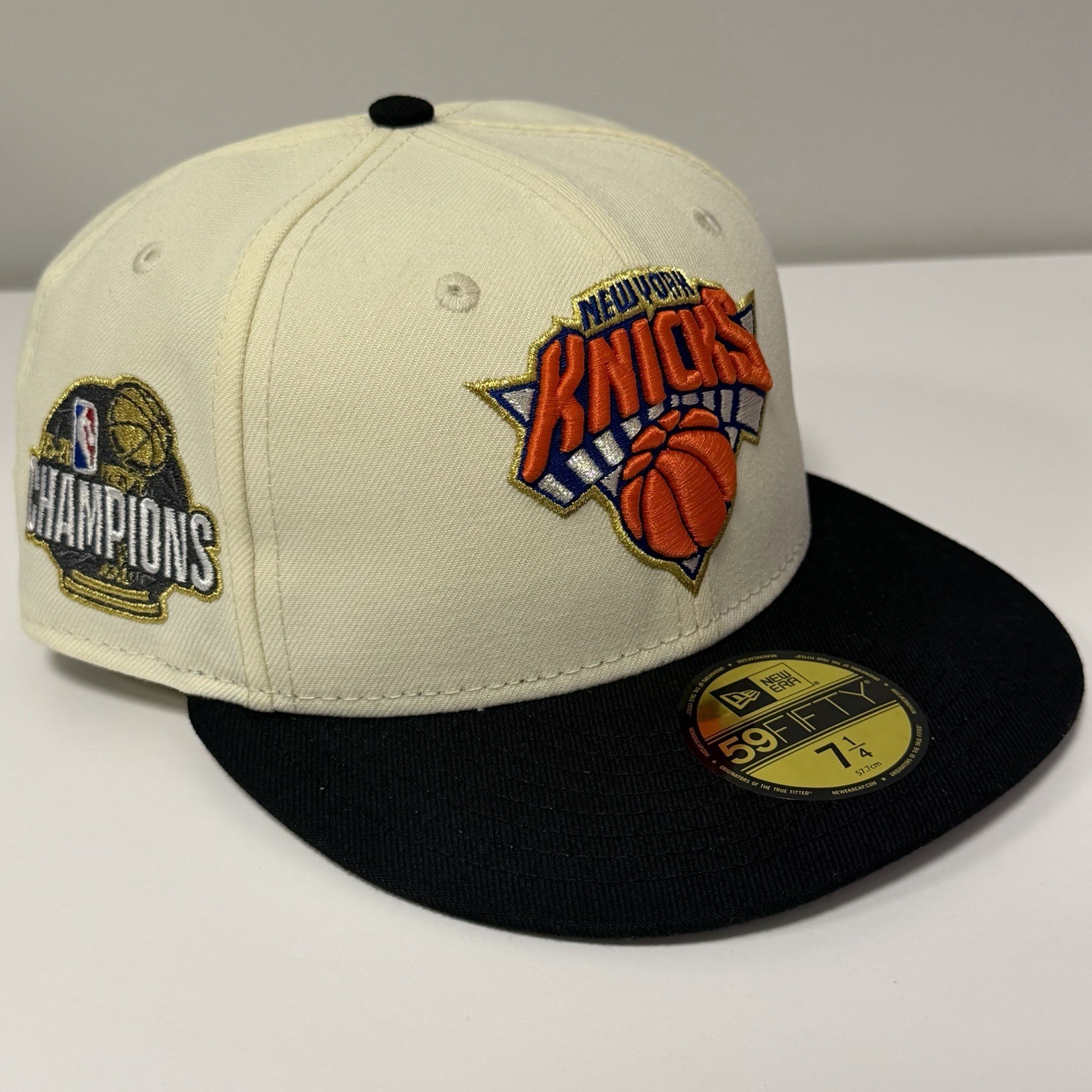 New York Knicks Champions 2026 NBA Finals New Era 59FIFTY Cream Black Hat 7 1/4