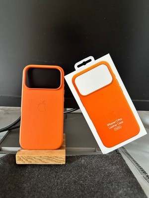 iPhone 17 Pro Lederhülle COSMIC ORANGE | MagSafe Premium Case | Schutzhülle NEU