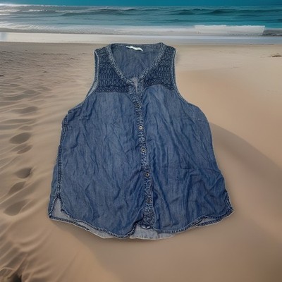 Maurices XXL Chambray Sleeveless Button Front Top Embroidered Boho Blue Plus