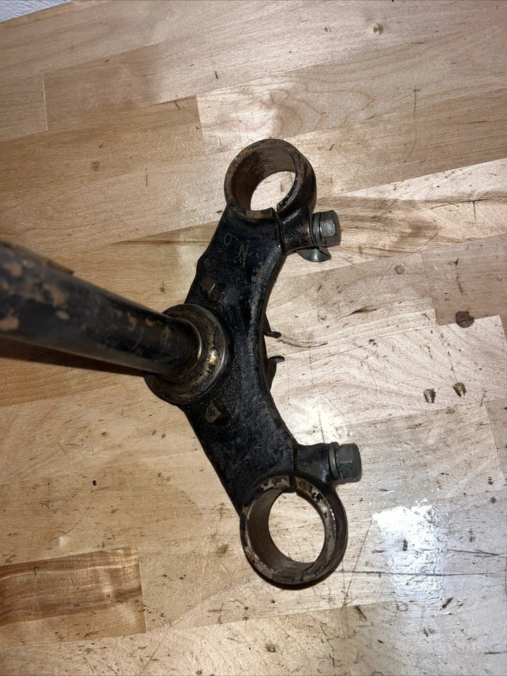 Abrazadera de amortiguador de horquilla triple árbol inferior eléctrica 75 Yamaha RD200 RD 200 #2 Foto 2 de 4