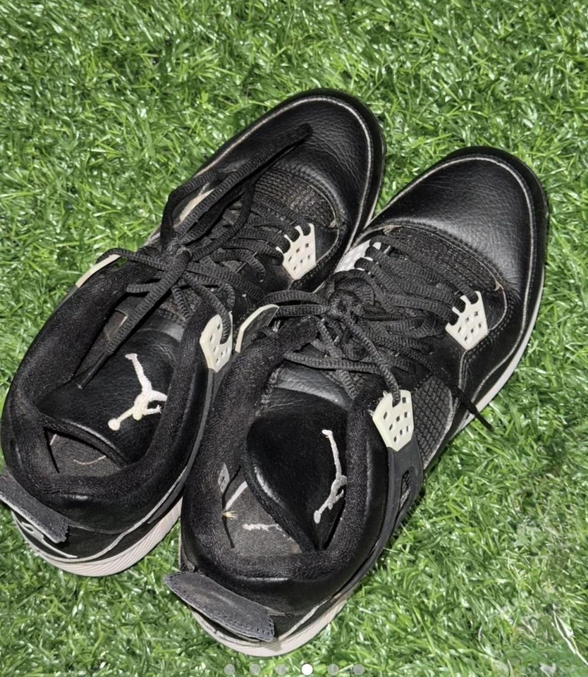 Botines de béisbol Nike Air Jordan 4 retro de metal negros - Usados en excelente estado Foto 3 de 4