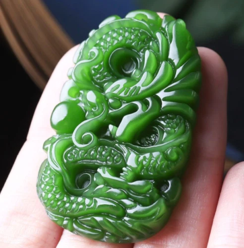 Colgante dragón chino de jade hetiano tallado a mano verde natural - Imagen 1 de 11