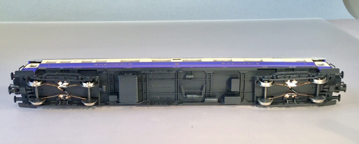 HO Express Passenger Train, 5-Cars w/Lights, “Rheingold HO Express Passenger Train, 5-Cars w/Lights, “Rheingold