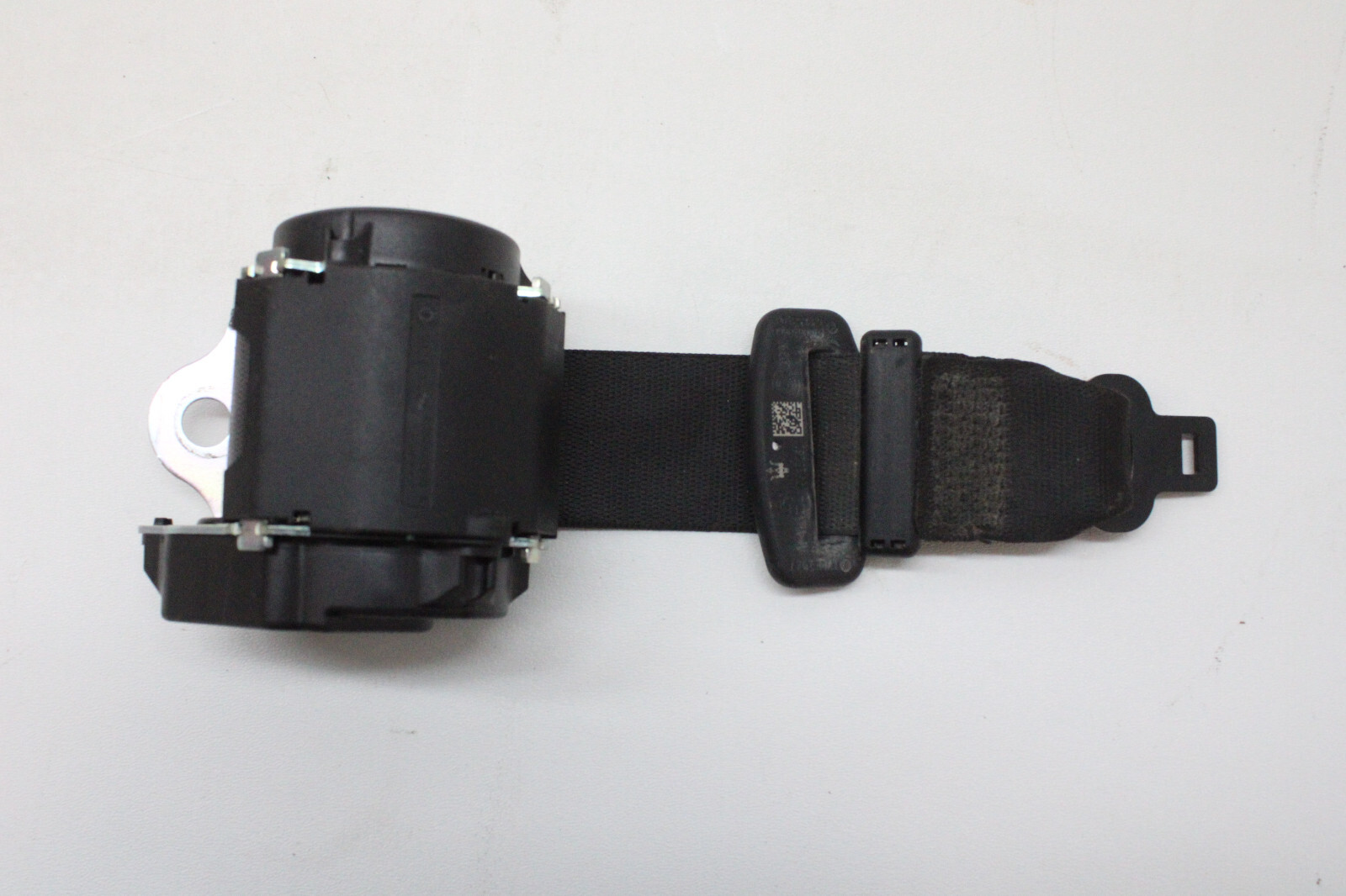 2022 MASERATI LEVANTE MODENA REAR CENTER SEATBELT 634167000B OEM 20 21 22 23 24