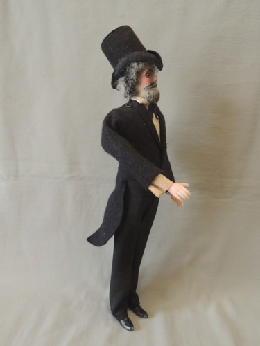 The great man beautiful collectible doll - Picture 2 of 8