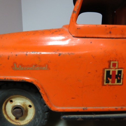 Tru-Scale International A Series Hy. Dump Truck by Carter in USA 14.5" TS-504-G - Picture 5 of 9