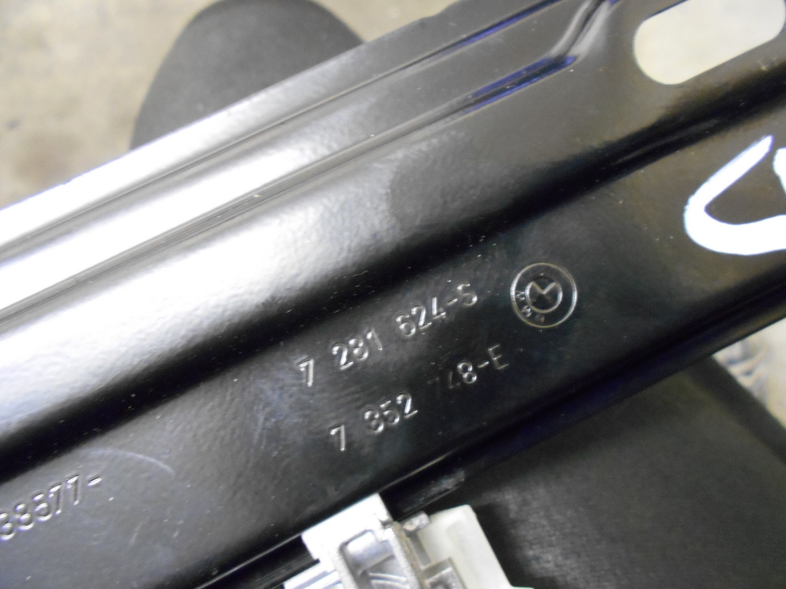 BMW 4 Series 2017 F33 OSF Driver Side Front Window Regulator  