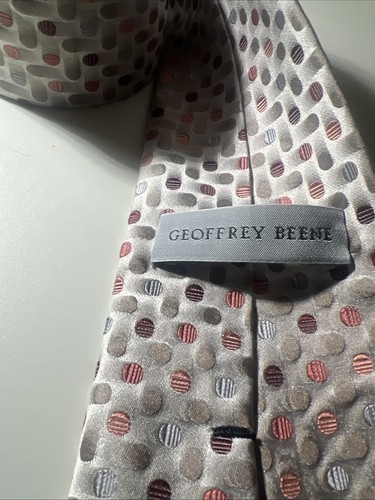 Geoffrey Beene Men's Silver Dotted Tie - Picture 4 of 8