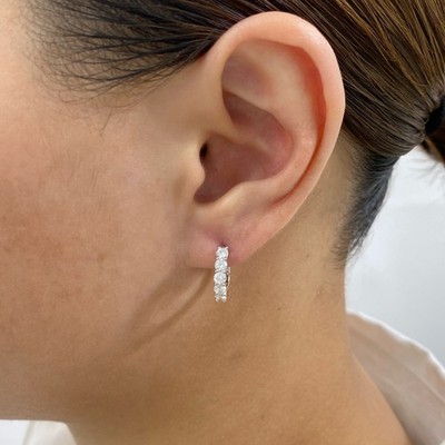 1,3 kt F/VS2 runde Brillantschliff Lab Created Diamant Weißgold Creolen