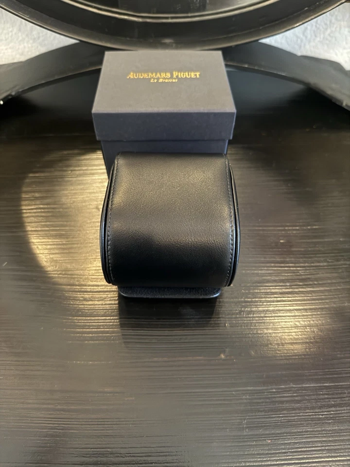 爱彼 AP 黑色皮革旅行手表保护壳 保护袋 — 第 4/4 张图片