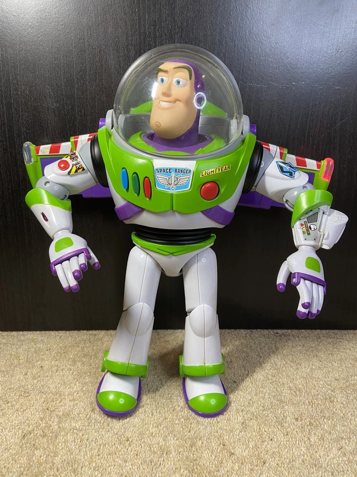 Toy Story Collection Buzz Lightyear Flashing Wings Laser Moving Head PAT PENDING - Image 2 of 4