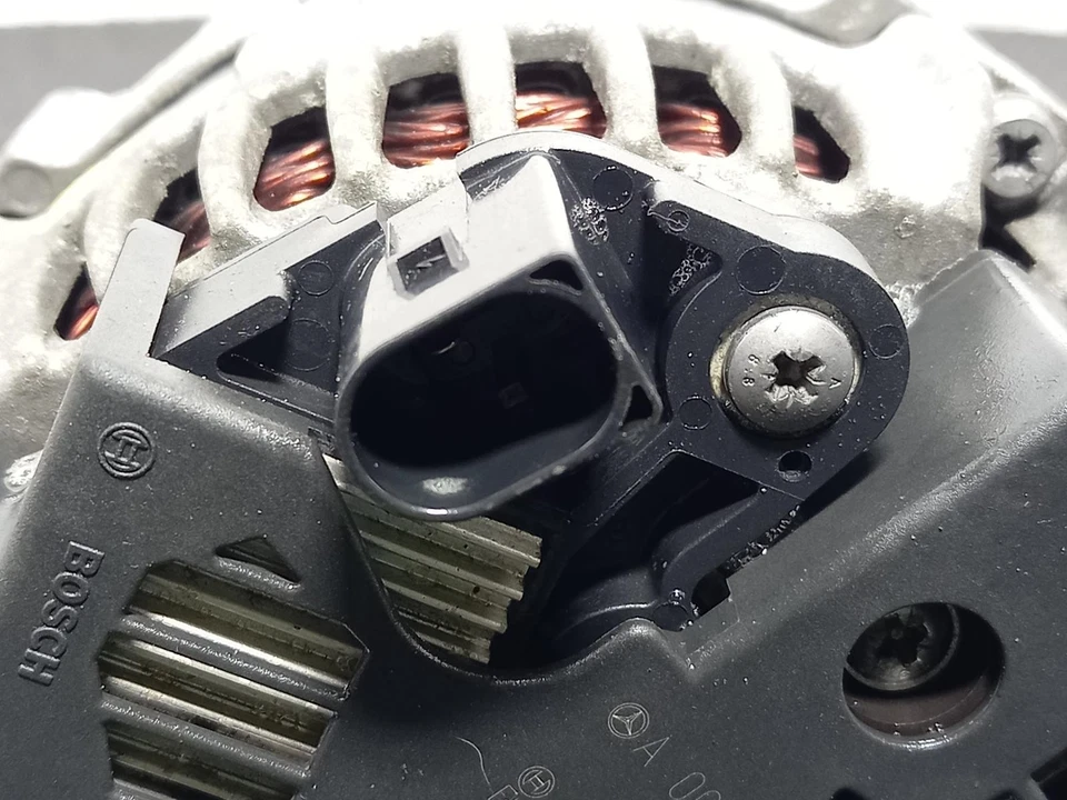 MERCEDES A CLASS Alternator 2012-2018 2.1L OM651.930 - Image 4 of 4