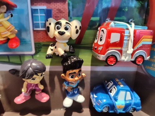 NIB DISNEY JUNIOR FIRE BUDS LIL BUDS CREW SPECIAL EDITION 8 PIECE PLAY SET - Picture 3 of 8