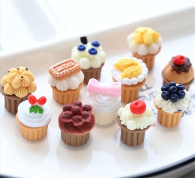 11 pcs Dollhouse Miniature 1/12 Scale Cream Cupcakes Dessert  Friut Cake Models