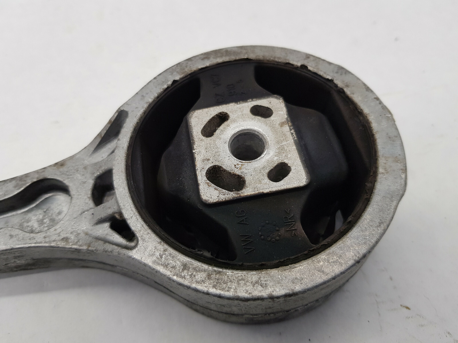 2019 SKODA FABIA / AUDI / VW 1.0 PETROL GEARBOX MOUNT OEM 